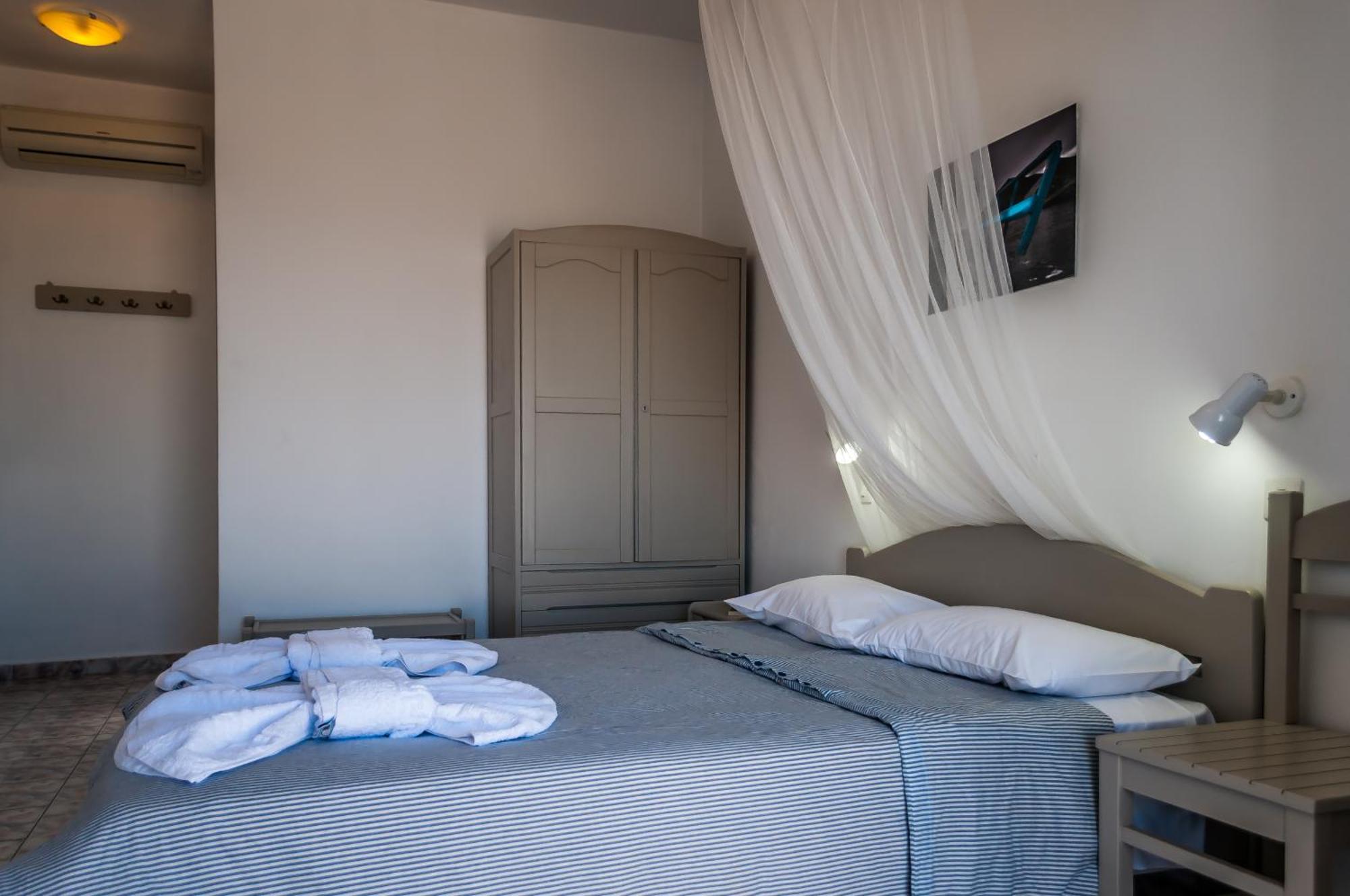 Agnanti View Hotel Pachaina Ngoại thất bức ảnh