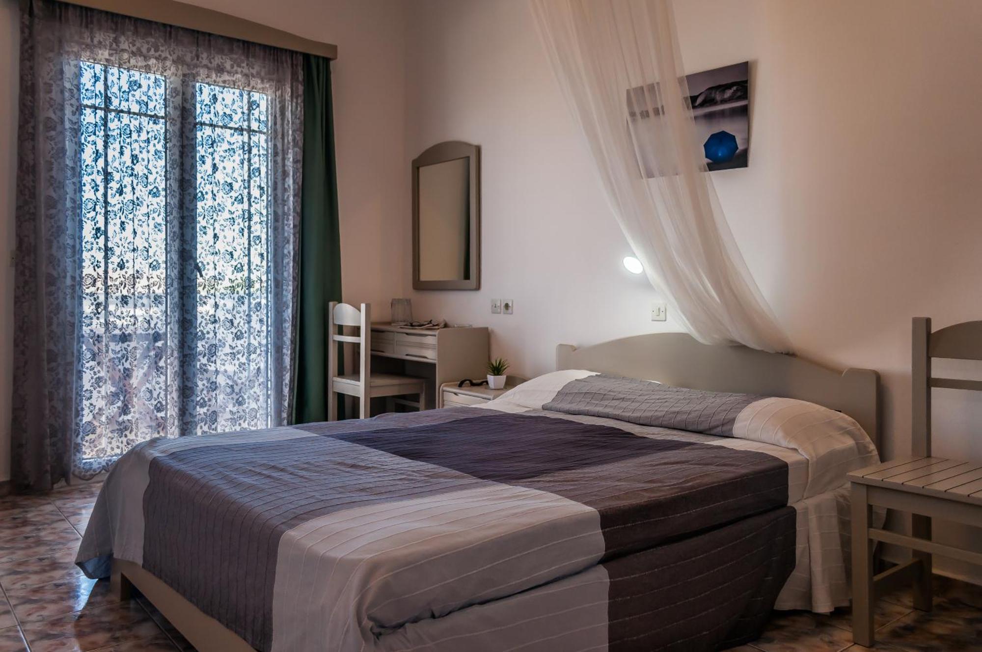 Agnanti View Hotel Pachaina Ngoại thất bức ảnh